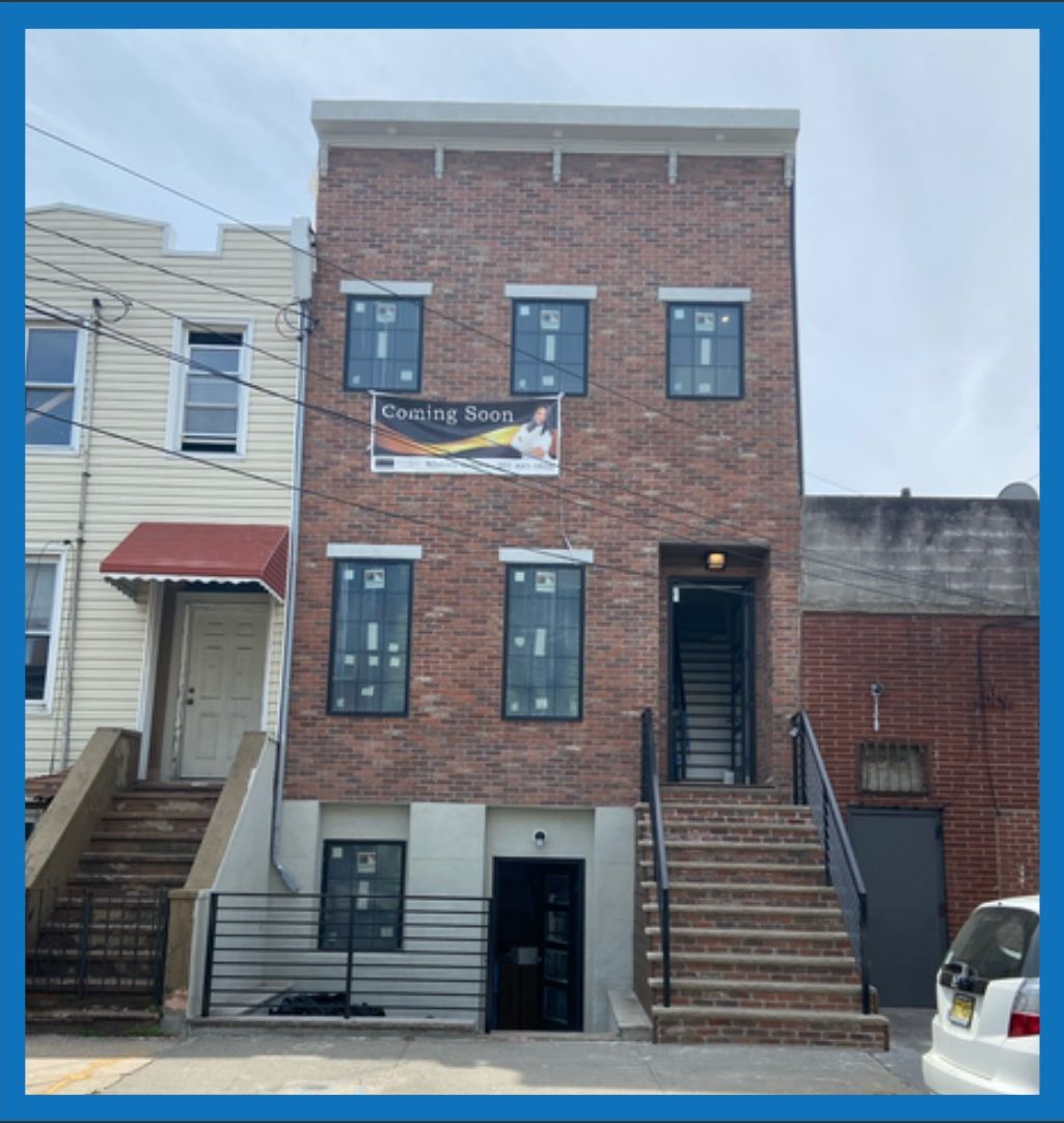 357 4th St